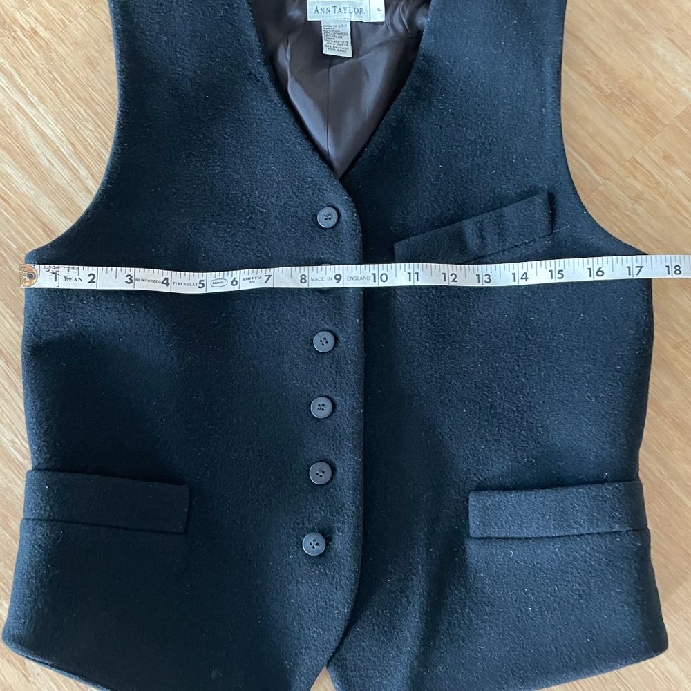 Vest - Picture 3 of 4
